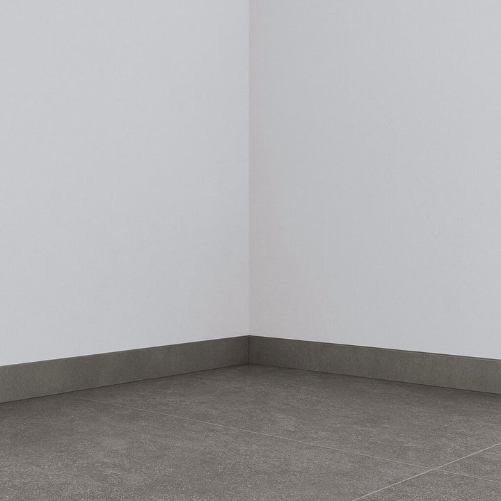 Guardapolvo Porcelanato 10x60cm Cemento Grafito - ambiente instalado