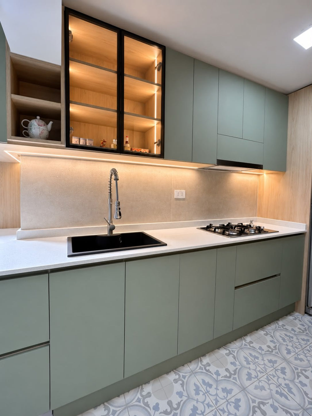 Obra de cliente: Cassian Sand 60x120 en muro de cocina - La Casa de la Cerámica
