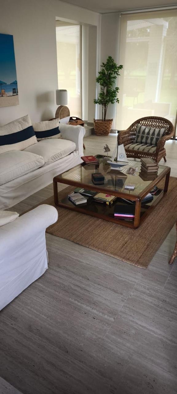 Obra de cliente: Nuvo Travertine 60x120 en living - La Casa de la Cerámica
